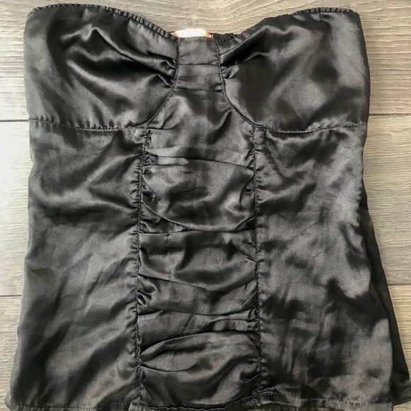 Satin crop top - Picture 2 of 3